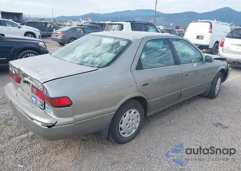 1999 Toyota Camry Le/Xle z USA, uszkodzony, nr VIN JT2BG22KXX0338703